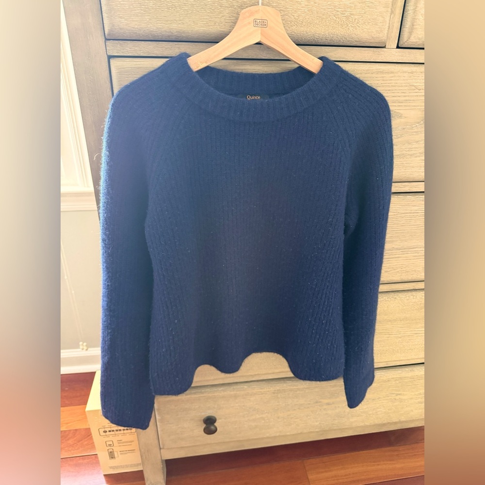 QUINCE Navy Cashmere Ribbed Sweater
